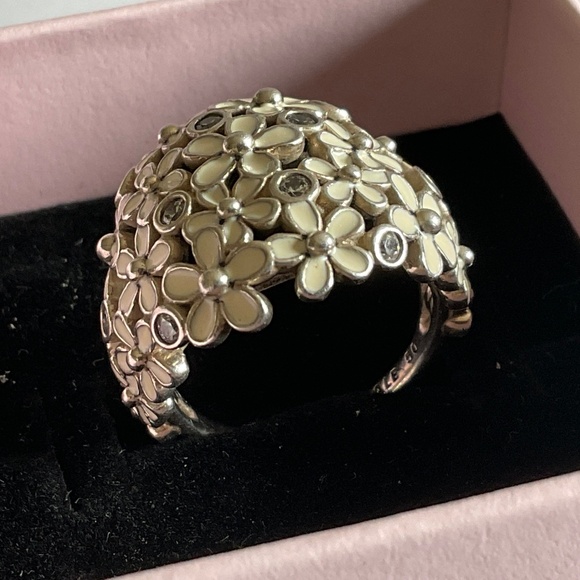 Pandora Silver and White Floral Ring - Picture 3 of 8